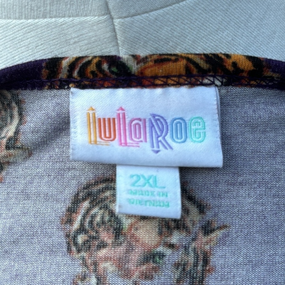 LulaRoe ‘Irma’ high-low top, size 2XL - Picture 4 of 4